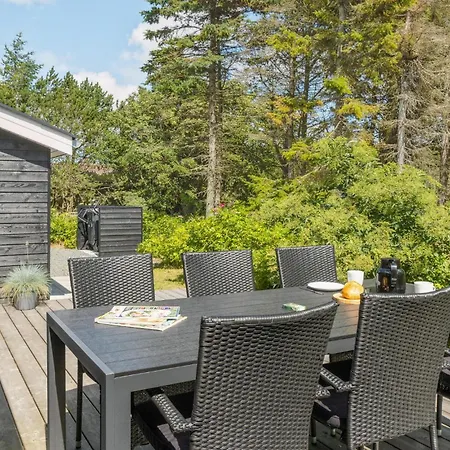 Beautiful Home In Lokken With Wifi
